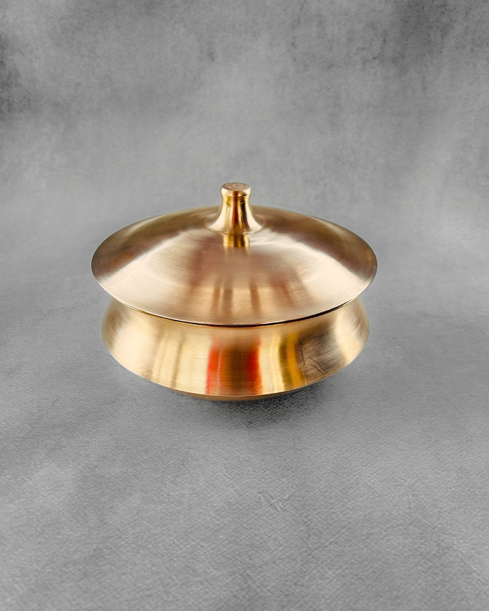 Bronze Supreme Serving Handi with Lid